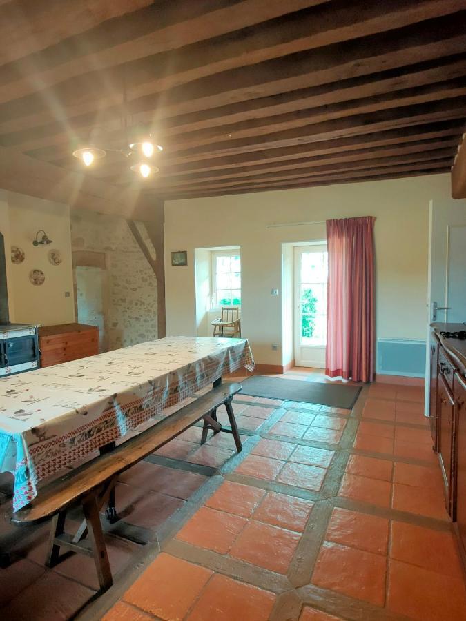 Gite De La Maison Fort Vereaux Esterno foto