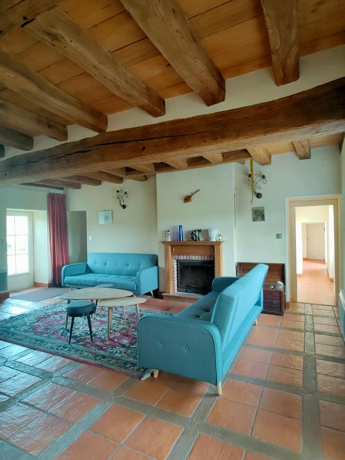 Gite De La Maison Fort Vereaux Esterno foto