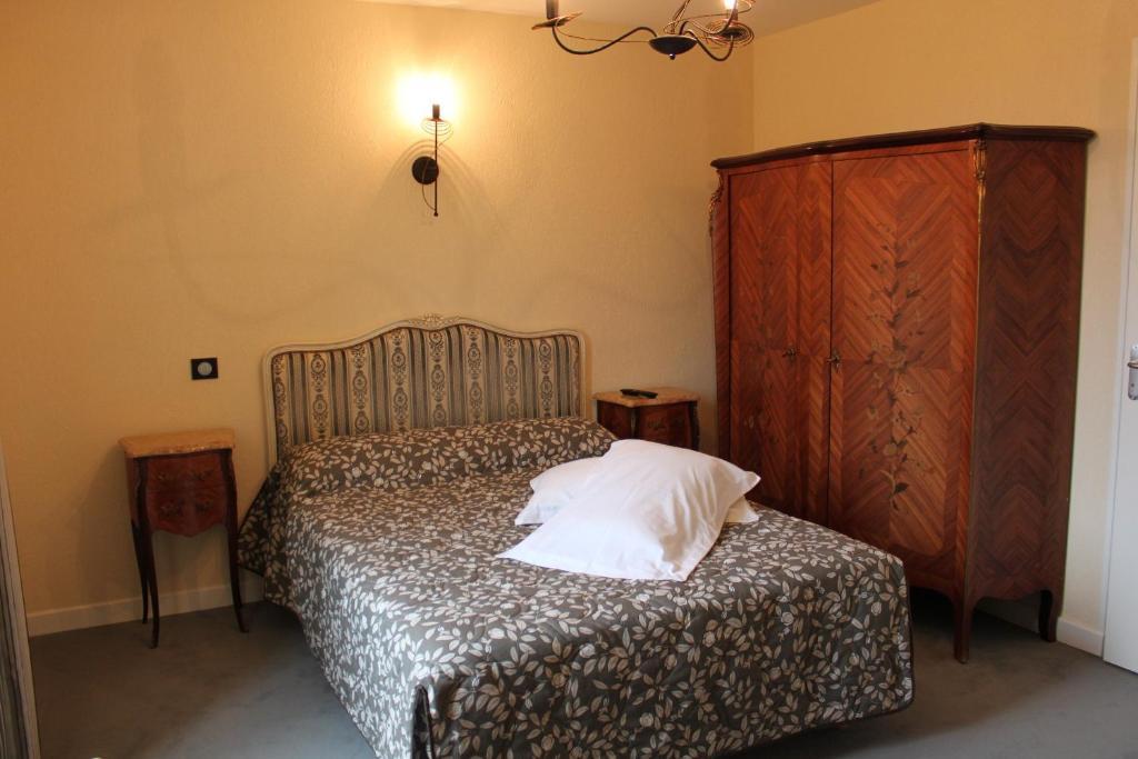 Gite De La Maison Fort Vereaux Esterno foto